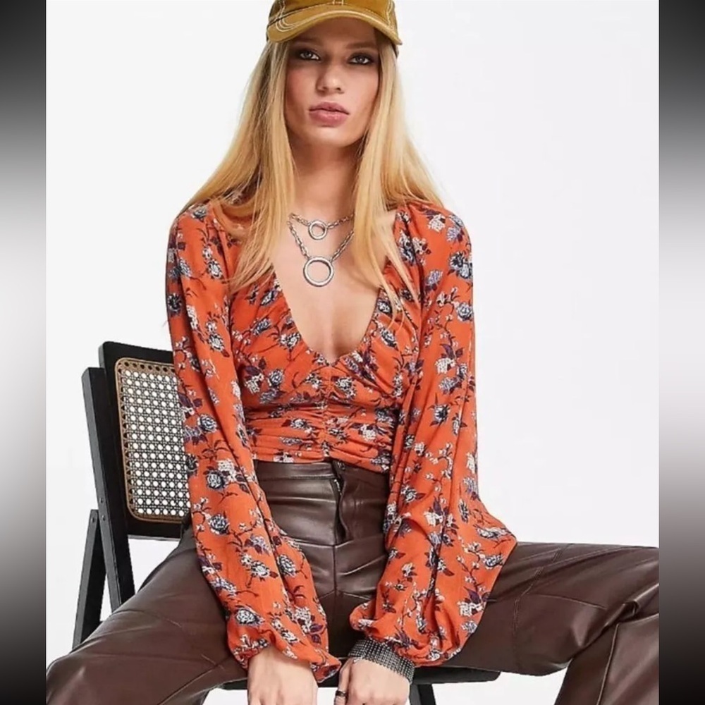 FREE People Blusa final rose floral, V-neck flowers